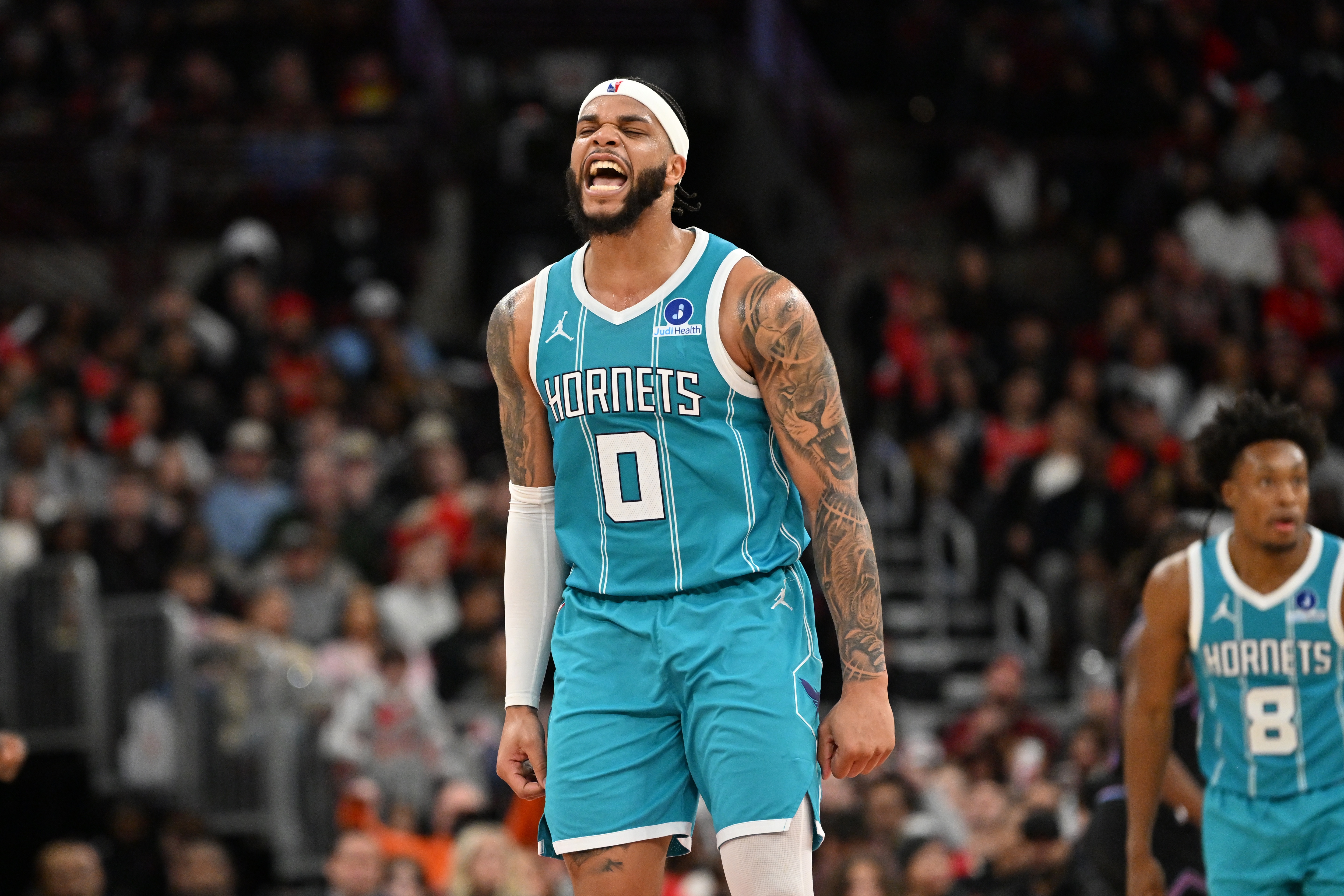 kaiyun-活力无限！布里奇斯自投自抢打进两分 黄蜂领先魔术30分